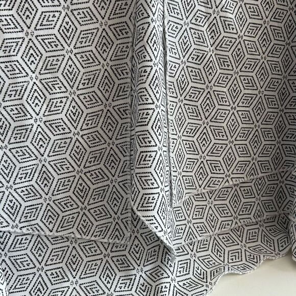 ALFRED SUNG Geometric Black and White Blouse - Picture 4 of 15